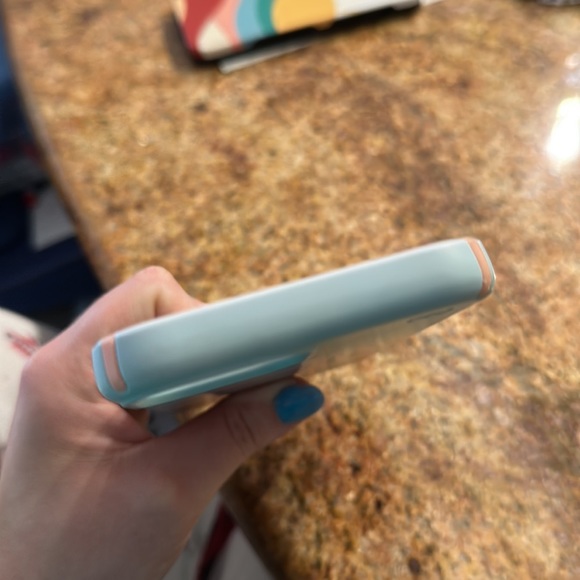 Speck 12 pro Case - Picture 5 of 7